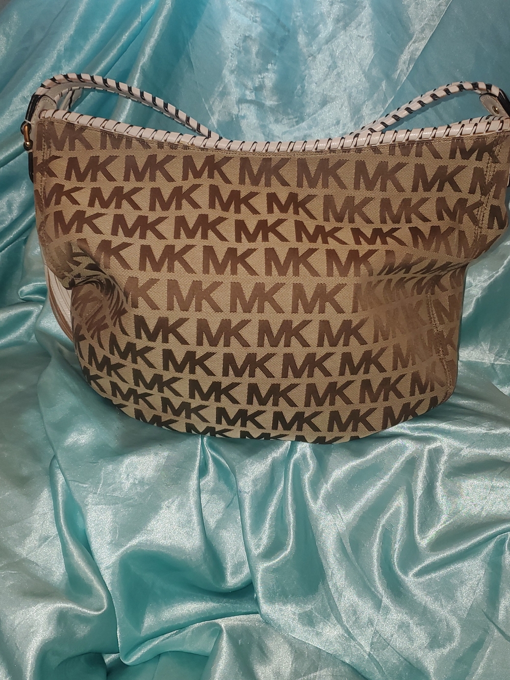 Michael Kors Brown Logo Tote with Gold Charm - Picture 2 of 8
